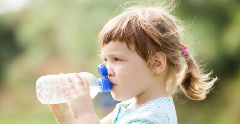Come prevenire la disidratazione nei piccoli