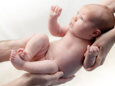 LA LEGGE 40 DELLA PROCREAZIONE ASSISTITA COMPIE 10 ANNI, TRA POLEMICHE E DIVIETI