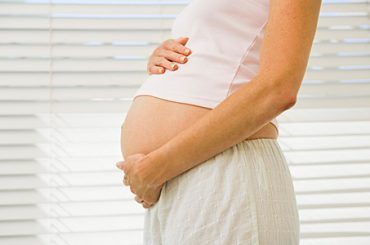 AUMENTANO I PARTI OVER 40, DIMINUISCONO LE BABY-MAMME