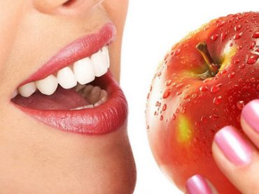 MESE DELLA SALUTE ORALE: GLI ALIMENTI SALVA-DENTI