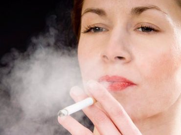 TUMORE AL POLMONE: IN AUMENTO NELLE DONNE, CHE PERO’ RISPONDONO MEGLIO ALLE CURE