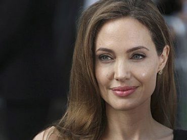 TUMORE ALL’OVAIO: ARRIVA IN ITALIA LA TERAPIA CONTRO LA “MUTAZIONE JOLIE”