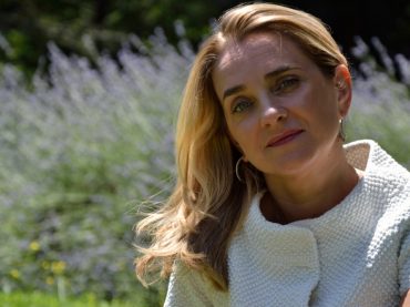 DONNA-MANAGER IN MEZZO ALLA NATURA