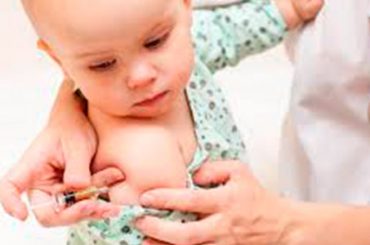 VACCINI: LA GRANDE PAURA DEI GENITORI