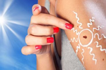 MELANOMA: ATTENZIONE AL SOLE DEL WEEKEND