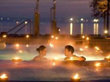 IL CALDO ABBRACCIO DELL’ACQUA TERMALE