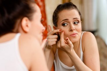 Terapia biofotonica, per curare l’acne