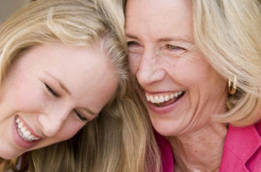 La pillola, il contraccettivo più usato da mamme e figlie