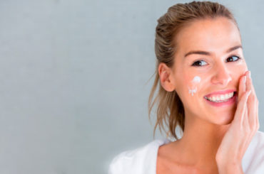 Per rivitalizzare la pelle, meglio la crema o il siero? Sei domande all’esperta