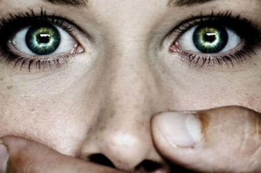 Contro la violenza, la denuncia è da perseguire con costanza