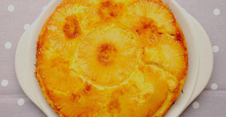 Gonfiore addio con il dolce vegano all’ananas