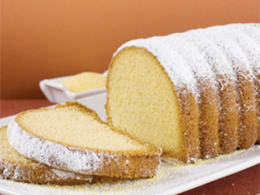 Tanta dolcezza con pochi zuccheri: la “Torta Polenta” per la Festa della Mamma