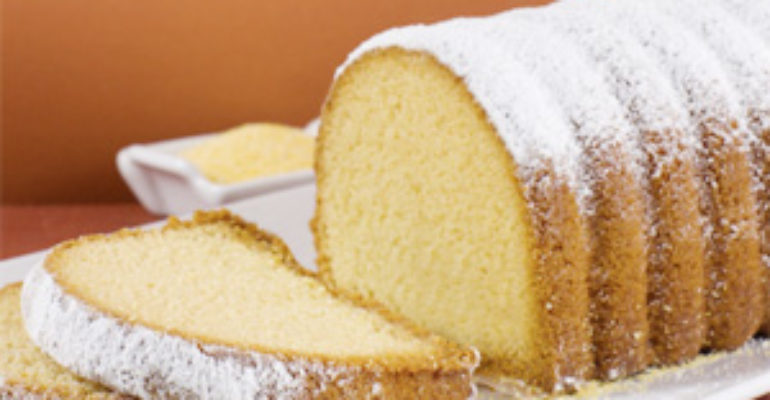 Tanta dolcezza con pochi zuccheri: la “Torta Polenta” per la Festa della Mamma