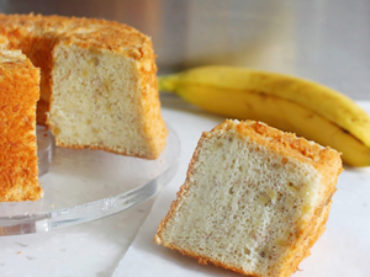 Torta chiffon alla banana, il dolce energetico e anticaldo