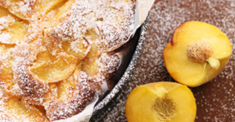 Torta integrale alle pesche per un’estate di benessere e bellezza
