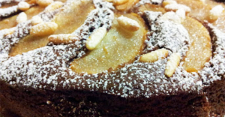 Poche calorie e tante fibre, con la torta Pere e Cacao Bitter