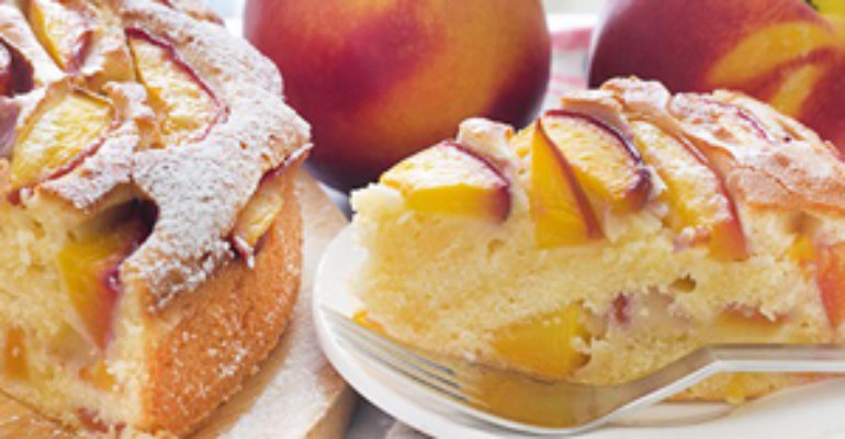 Sazie e leggere, contro il caldo, con la classica Peach Cake