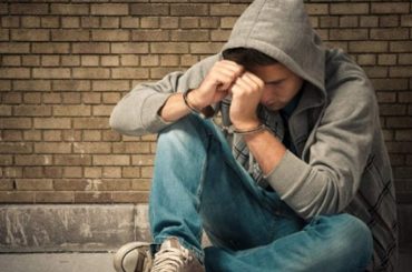 Adolescenti: terra di nessuno, tra abusi e violenze