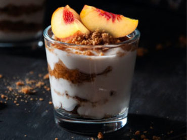 Tiramisù pesca&mandorle contro stanchezza, crampi, ritenzione idrica