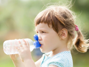 Come prevenire la disidratazione nei piccoli
