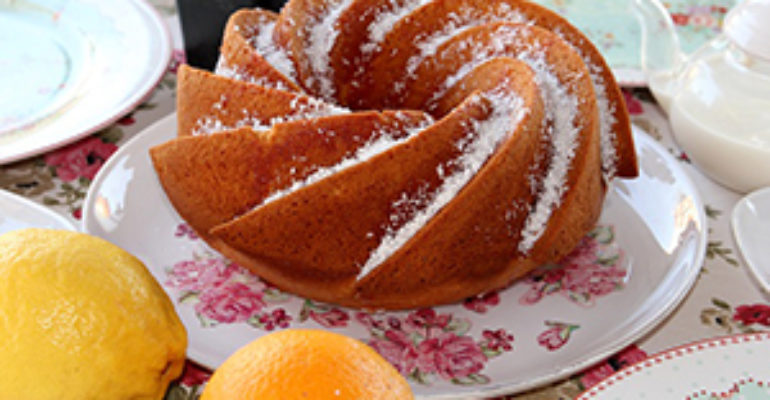 Ciambella pompelmo e yogurt: per bruciare i grassi, sgonfiarsi e potenziare le difese