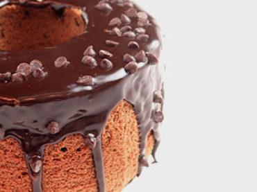 A San Valentino, con la Chocolate Chiffon Cake, è la festa del cuore e del buonumore