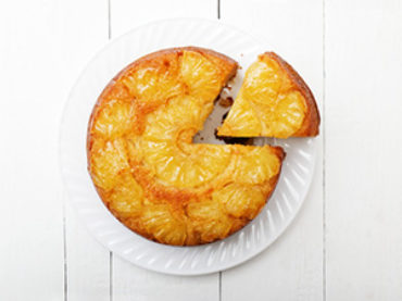 No a gonfiore e ritenzione idrica, sì alla leggerezza grazie alla torta all’ananas con farina di farro