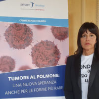 Tumore al polmone: in Italia il primo trattamento per la forma rara, non a piccole cellule