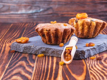 A Natale, benessere in tavola con la torta speziata alle albicocche secche