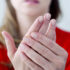 Soprattutto le donne soffrono di mani fredde: che fare?