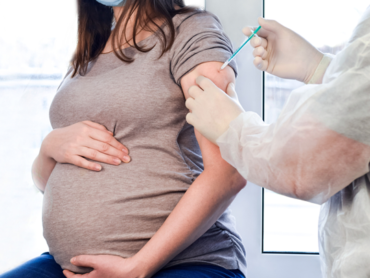 Vaccinazione in gravidanza: cosa ne sanno le donne