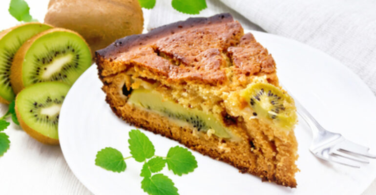 Per affrontare meglio l’inverno, difese più forti con la torta kiwi e zenzero