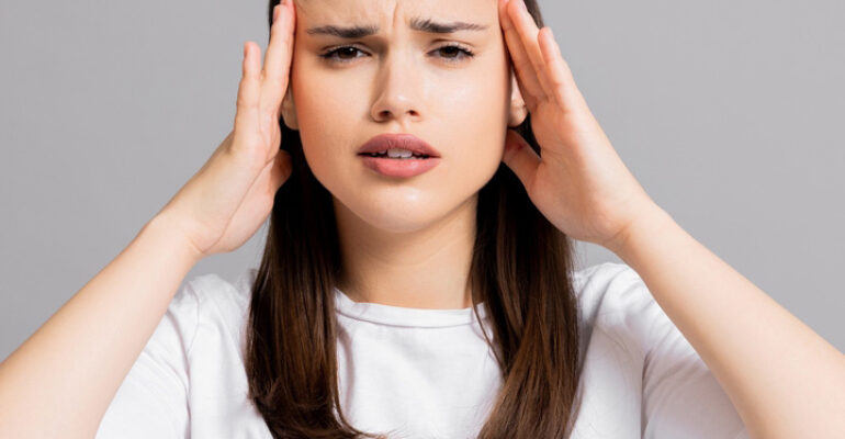 “Mal di testa”, un fenomeno bio-psico-sociale nei giovani