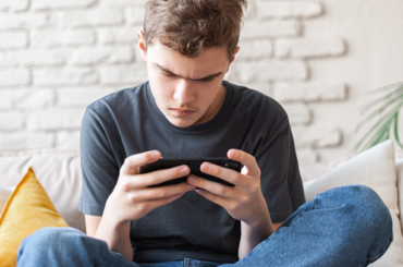 Salute mentale nei giovani: psichiatri di nuovo nelle scuole