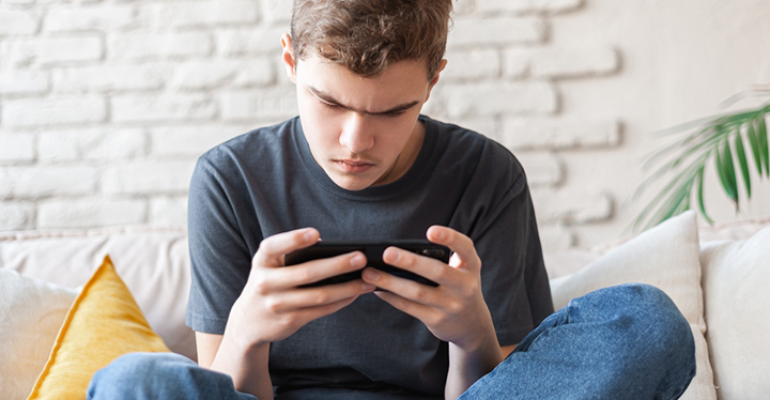 Salute mentale nei giovani: psichiatri di nuovo nelle scuole