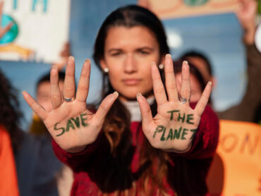 Donne, più coscienza ambientale e più rischi dall’inquinamento