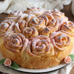 Per la Festa della donna, il “Dolce di rose con succo e marmellata di arance”