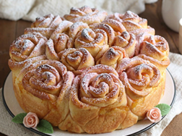 Per la Festa della donna, il “Dolce di rose con succo e marmellata di arance”