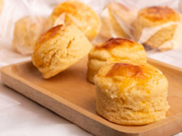 La ricetta dolce e “dissetante” contro il caldo? Gli <em>scones</em> albicocche e cocco