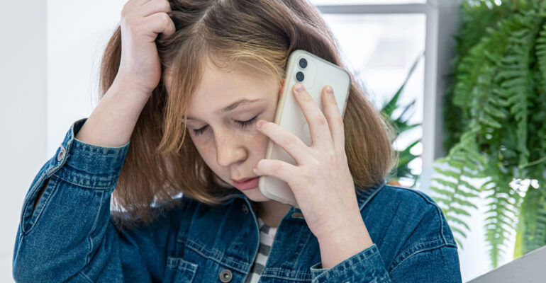 Nei giovanissimi cresce la Cefalea Digitale